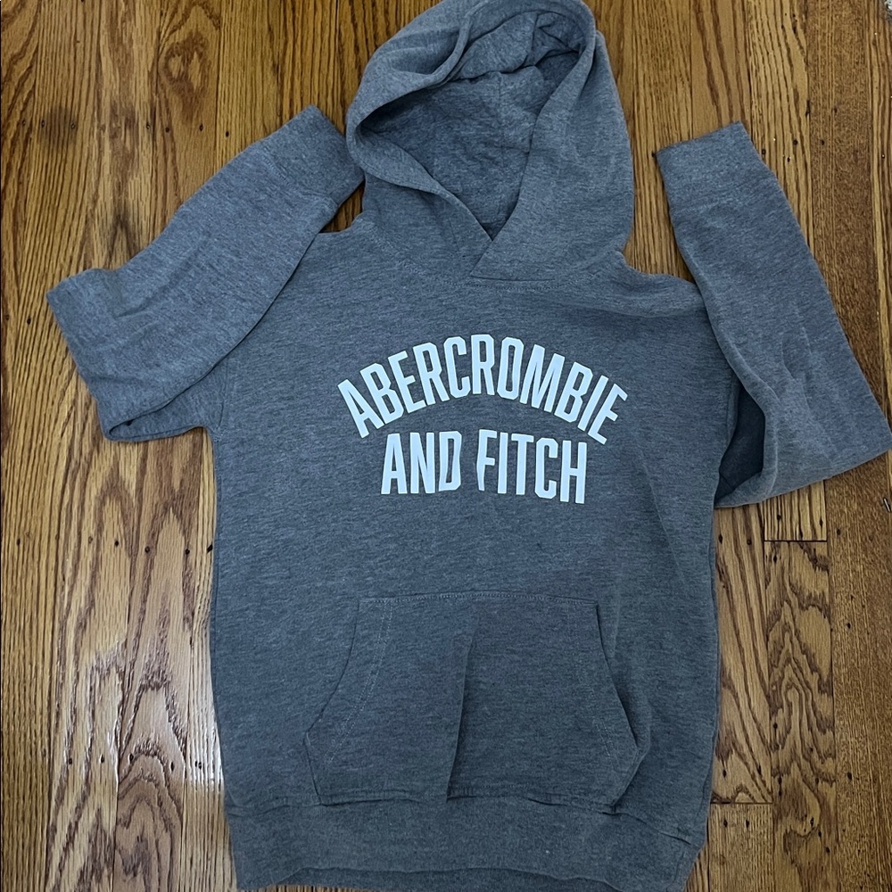 Size: 9-10 // Gray Abercrombie & Fitch Hoodie